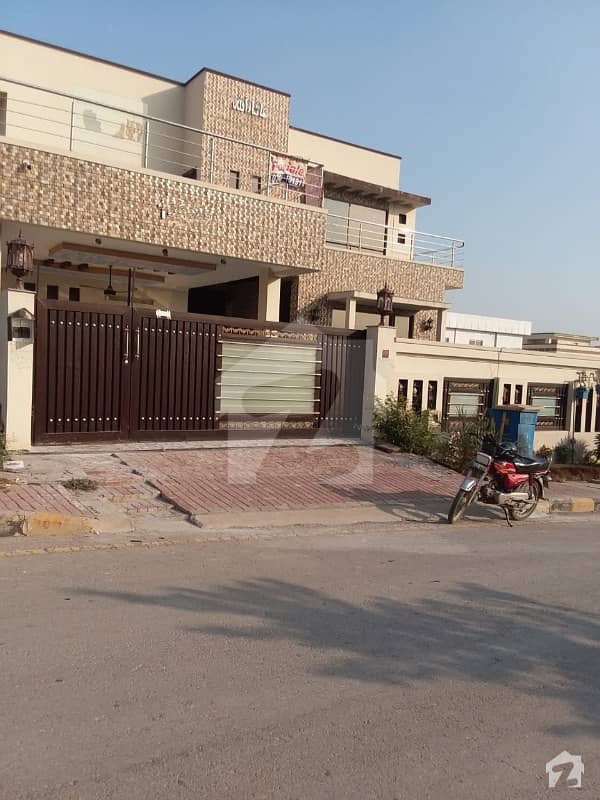 Bahria Town Phase 8 1 Kanal House Triple Storey Out Class Location 12 Thousand Covered Area Triple Unit Outstanding Construction Quality Perfectly Designed With Proper 3 Servant Quarter