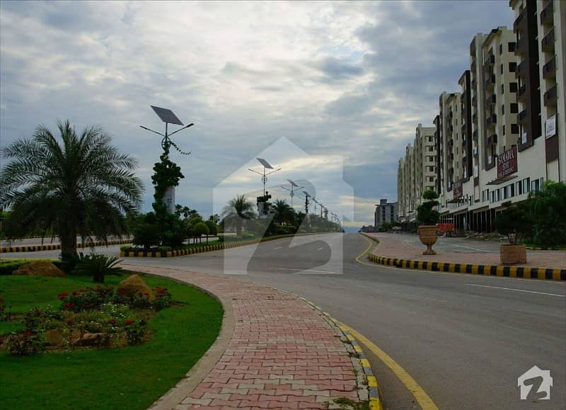 L BLOCK 10 MARLA IDEAL LOCATION PLOT POSSESSION ABLE