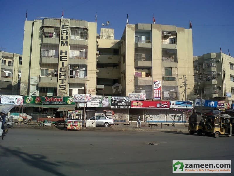 2700 Sq Ft Apartment In Erum Heights Ground Floor Main Road Facing. block 13, Gulistanejauhar