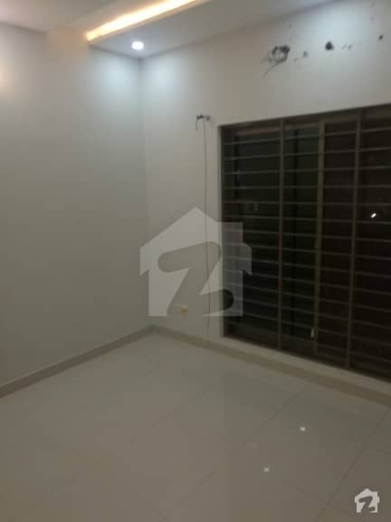 5 Marla Ideal Location Like Brand New Upper Portion Available For Rent With Gas