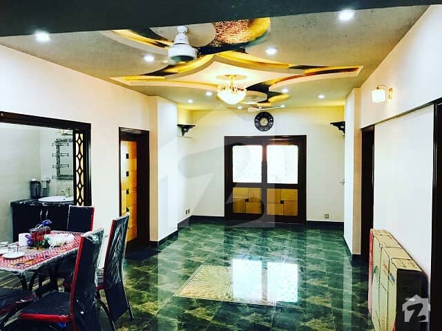 سلطان آباد سوسائٹی کیماڑی ٹاؤن کراچی میں 3 کمروں کا 8 مرلہ فلیٹ 1.75 کروڑ میں برائے فروخت۔