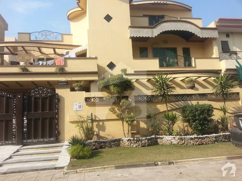 1 Kanal Residential House Is Available For Sale At Punjab Cooprative Housing Society Block A5  At Prime Location