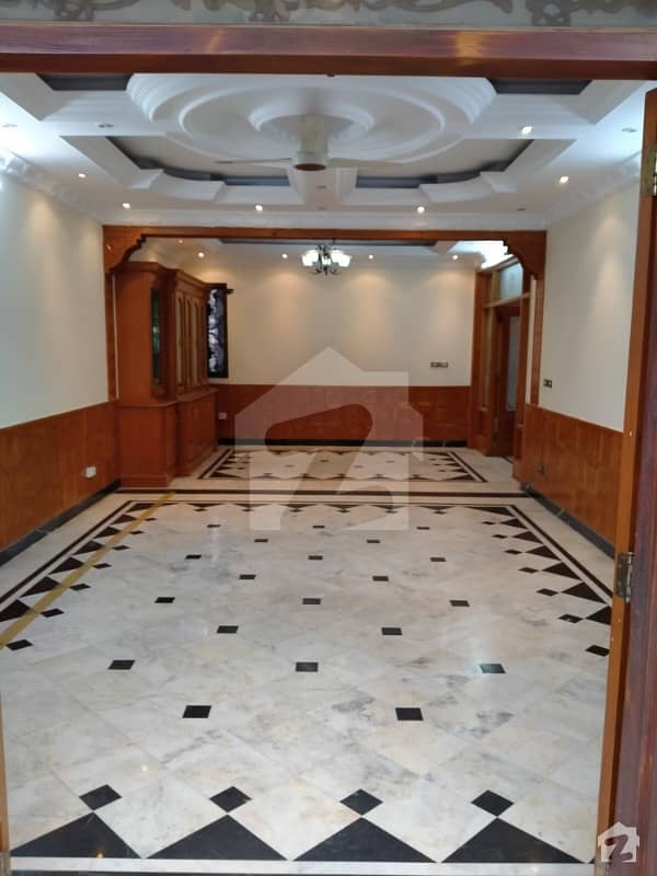 500 Sq Yd Beautiful 3 Beds Upper Portion Available For Rent