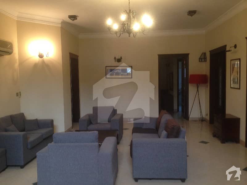 1000 Sq Yd  Luxurious Furnished Upper Portion For Rent F-8