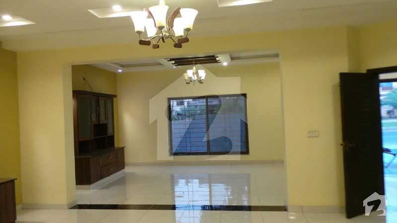10 Marla Brand New House For Rent In Tulip Block Sector C Bahria Town Lahore