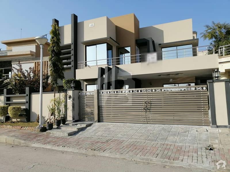 بحریہ ٹاؤن فیز 4 بحریہ ٹاؤن راولپنڈی راولپنڈی میں 5 کمروں کا 1.15 کنال مکان 4.15 کروڑ میں برائے فروخت۔