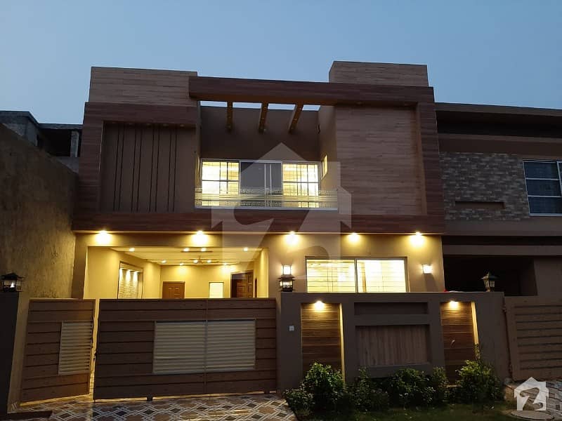 8 Marla House Available at Hot Site in Lahore State Life Housing Society