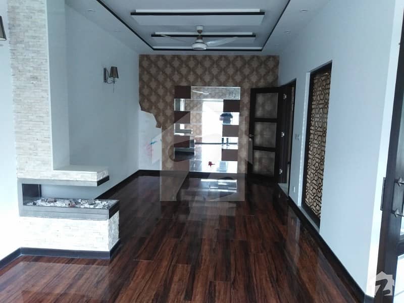 ڈی ایچ اے فیز 5 ڈیفنس (ڈی ایچ اے) لاہور میں 4 کمروں کا 10 مرلہ مکان 1.1 لاکھ میں کرایہ پر دستیاب ہے۔