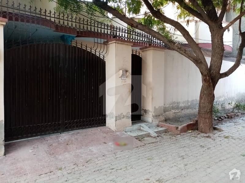 Single Storey Beautiful Bungalow Available For Rent At Chaudhary Colony Okara