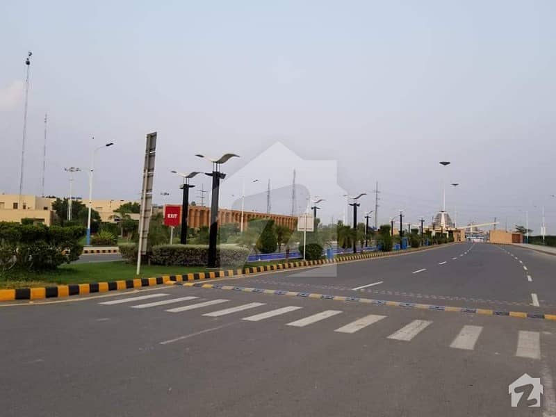 8 Marla Hot Location Plot No 655   Block  C  Develop And Ready For Possession All Facilities Are Available Sale