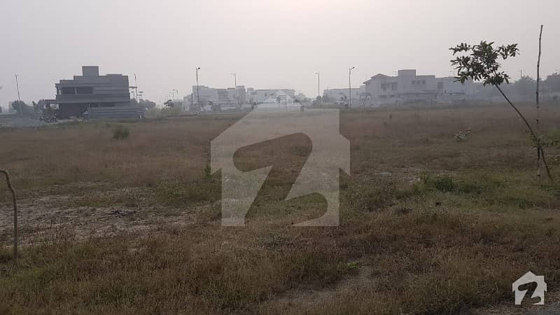 Plot For Sale On 70 Feet Road