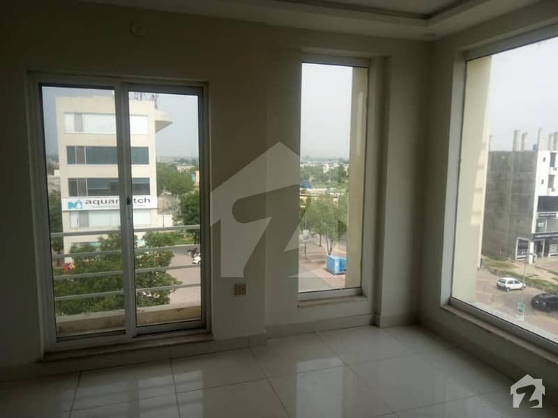 1 BED FLAT WITH TV LOUNGE AVAILABLE IN SECTOR C BAHRIA TOWN LAHORE