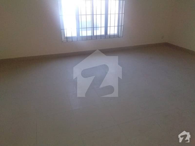 250 Yard Town House For Rent Available For Residential Use