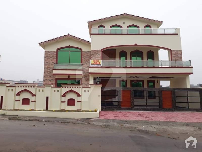نیشنل پولیس فاؤنڈیشن او ۔ 9 اسلام آباد میں 7 کمروں کا 1 کنال مکان 2.6 کروڑ میں برائے فروخت۔