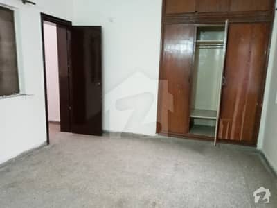 3 bed flat for rent very good location