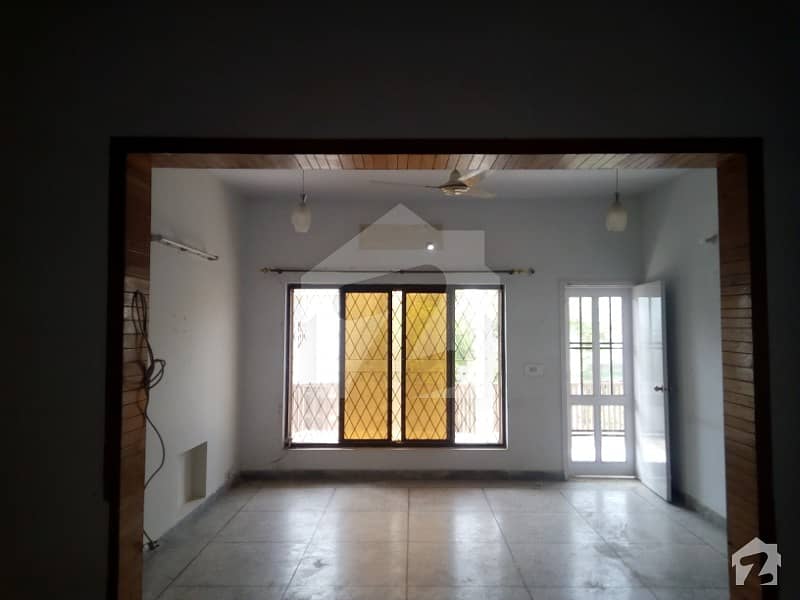 Royal Avenue   Portion For Rent 2 Bed  Rent 22000