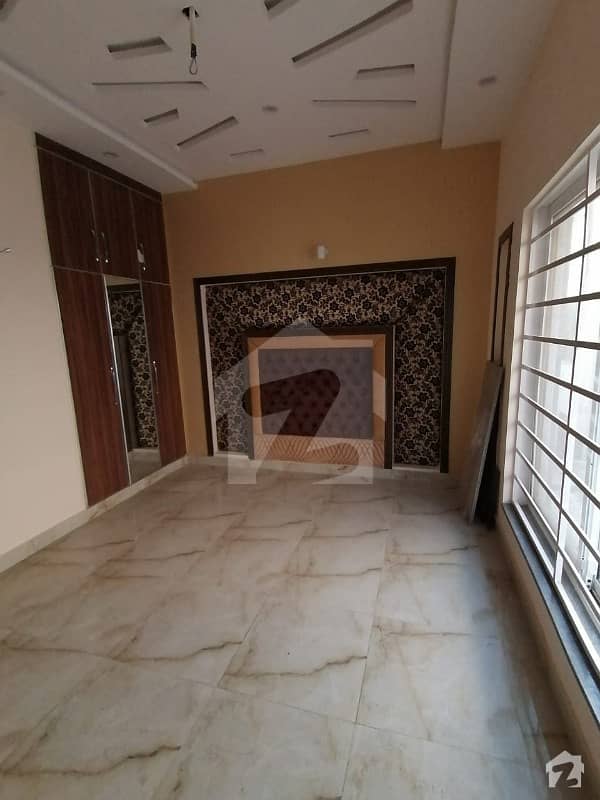 5 Marla Beautiful and Well Constructed Brand new Upper Portion at Ideal location is Available For rent in Sector D bahria Town