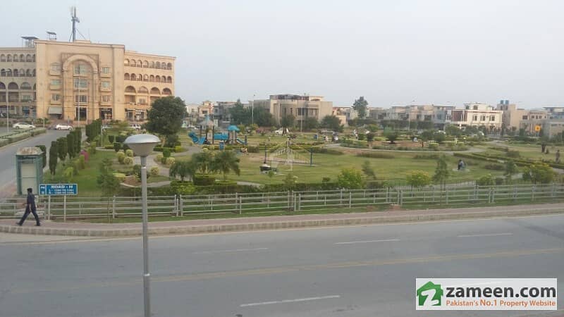 Bahria Town Phase 8 Sector C Junction 5 Marla Commercial Plot For Sale