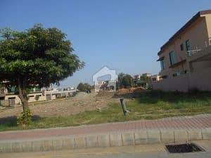 Bahria Town Rawalpindi - Hurry Up 5 Marla Commercial Best Investment Chance With Profit Guranteed