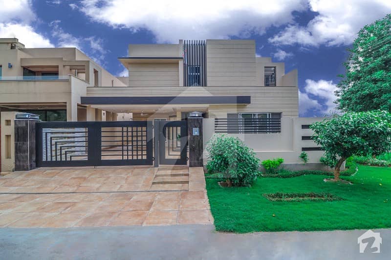 Modern Super 1 Kanal Luxury House For Sale at Prime Location