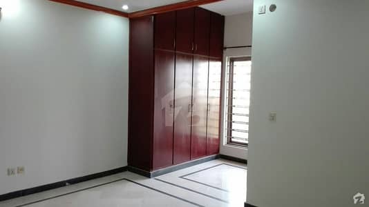 Well-Built House Available In Good Location Well-Built House Available In Good Location