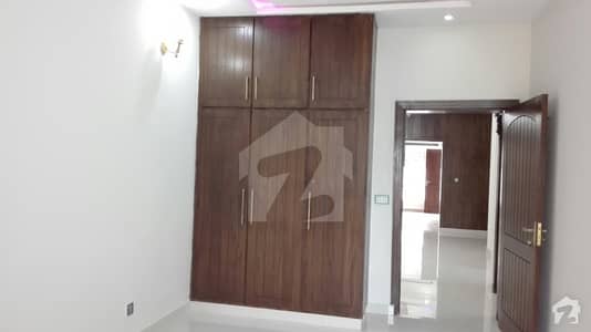 Here Is A Good Opportunity To Live In A Well-Built House Here Is A Good Opportunity To Live In A Well-Built House