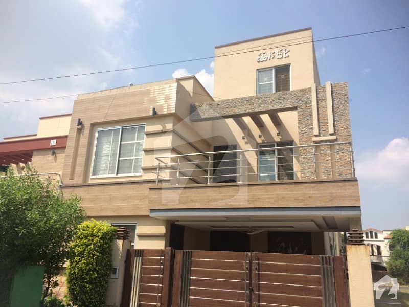 8 Marla Brand New Luxury Stylish House For Rent In Bahria Town  Lahore