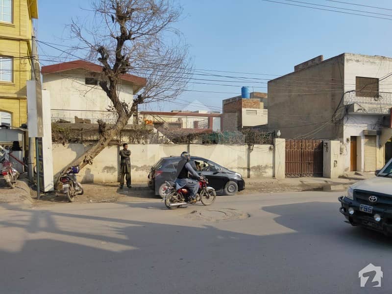 25 Marla Commercial House Is Available For Sale On Tariq Road Multan