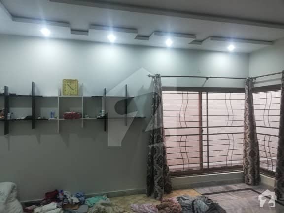 یو ای ٹی ہاؤسنگ سوسائٹی لاہور میں 3 کمروں کا 1 کنال مکان 60 ہزار میں کرایہ پر دستیاب ہے۔