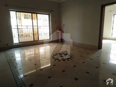 10 Marla House Available For Rent On Canal Road Only Available For Commercial Avtivity