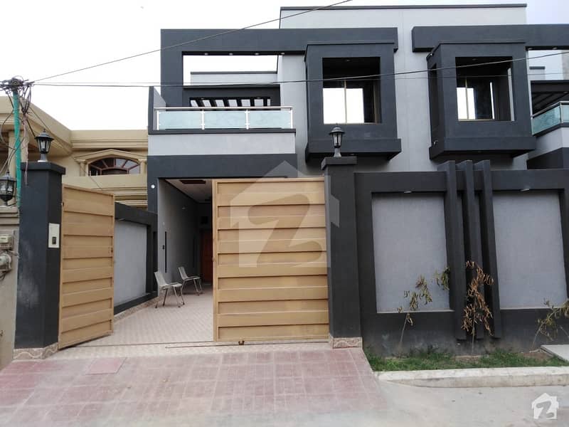 نشیمن کالونی ملتان میں 4 کمروں کا 9 مرلہ مکان 1.4 کروڑ میں برائے فروخت۔