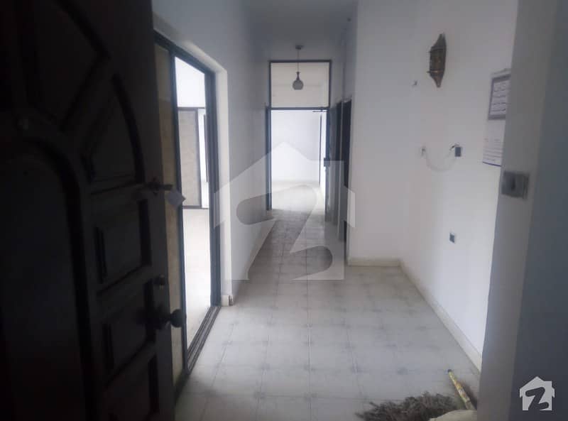 Sea View Apartment Boundary Wall Project  Apartment For Sale 2nd Floor 2300 Sqft 3 Beds Drawing Dining Lounge Well Maintained Line Water Car Parking