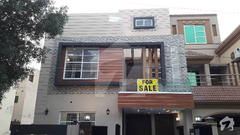 Brand New Classic  5 Marla Good Location House For Rent In Bahria Town Lahore