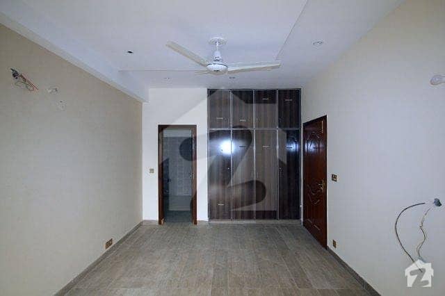 1 Kanal UPPER PORTION BRAND NEW with Separate Gate for Rent in Phase 5