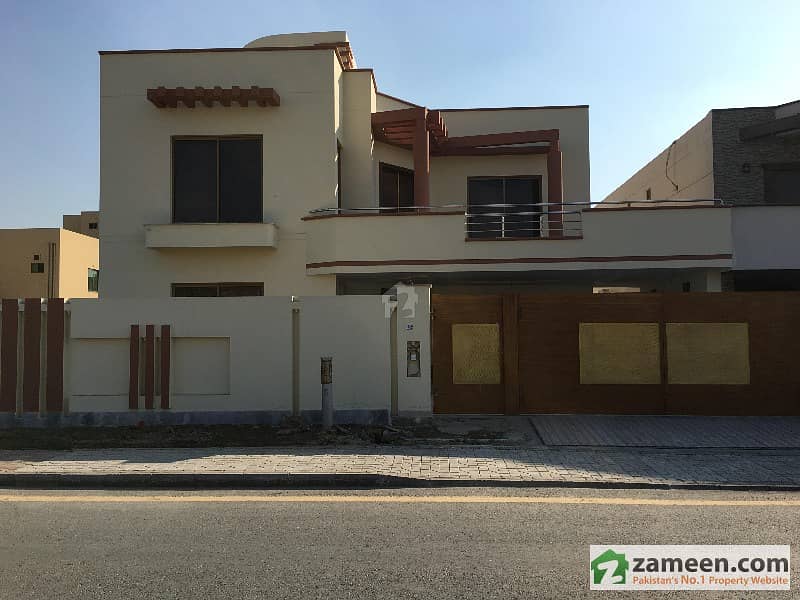 1 Kanal Bungalow At Hot Location Is Available For Sale - Near Talwar Chowk