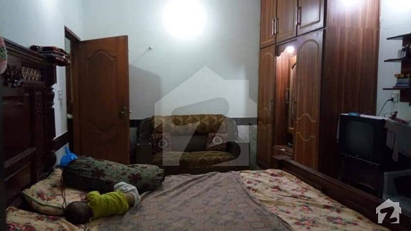 سنگھ پورہ لاہور میں 2 کمروں کا 5 مرلہ مکان 25 ہزار میں کرایہ پر دستیاب ہے۔