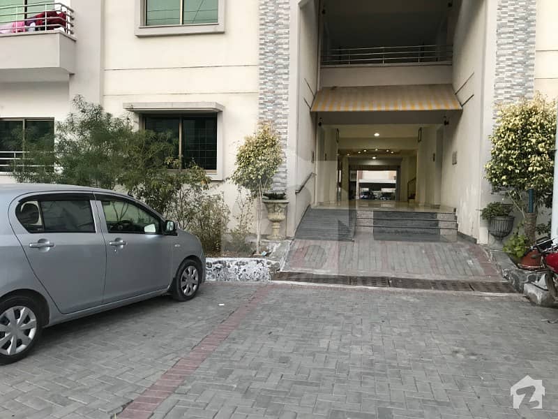 7th Floor Used  10 Marla 3 Bed Apartment For Sale