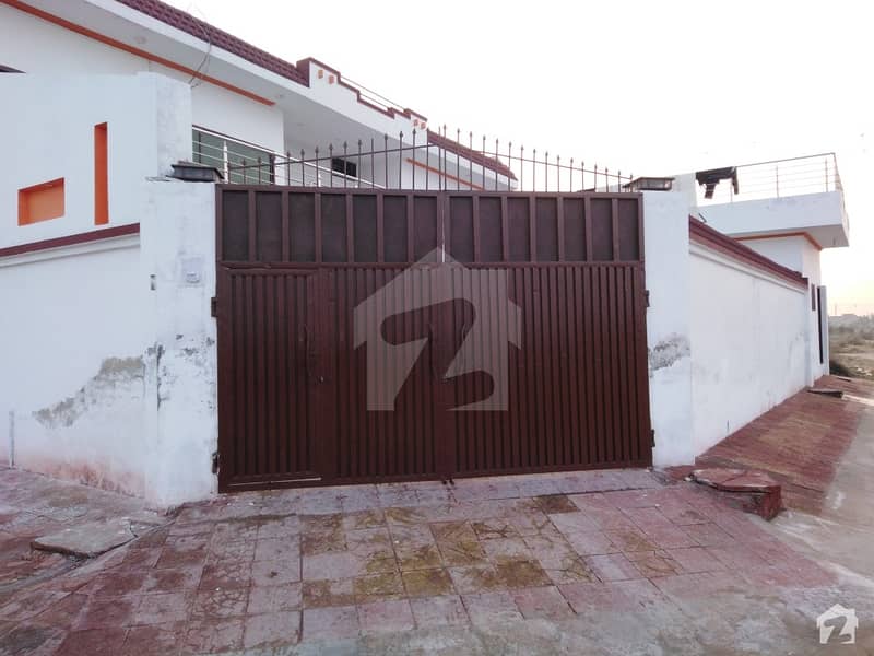 9 Marla Corner Single Storey House Available For Sale
