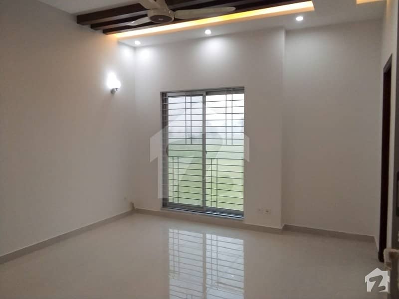 10 Marla Luxury Design Upper Portion For Rent In Dha Phase 8 Facing Park