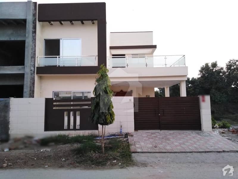 7.25 Marla Double Storey House At Good Location