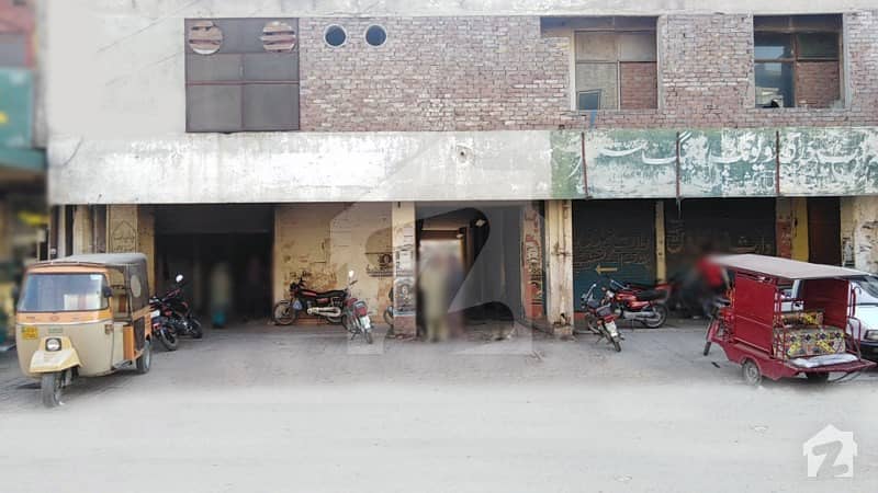 مون مارکیٹ علامہ اقبال ٹاؤن لاہور میں 1 مرلہ دکان 50 لاکھ میں برائے فروخت۔