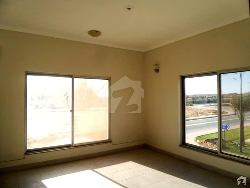3 Bedrooms Luxurious Villa Available On Rent Located In Bahria Town Karachi