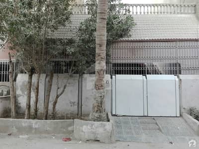 Single Story House Available For Sale In Good Location Single Story House Available For Sale In Good Location