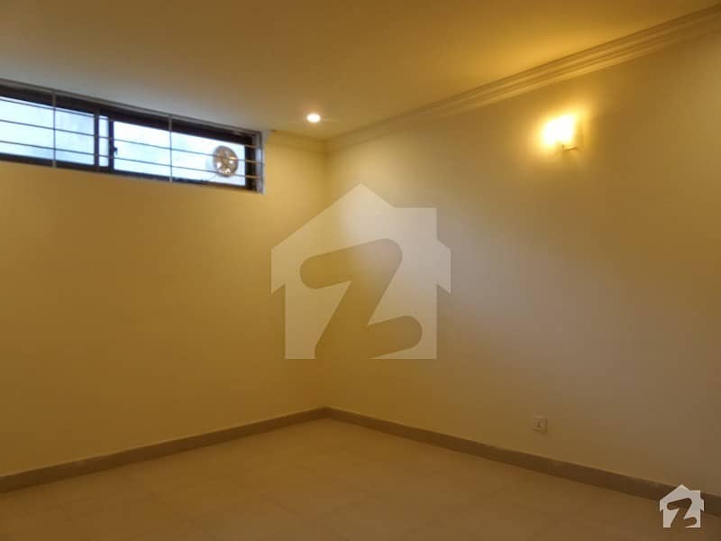 Front Open 40x80 Triple Storey Old House Is Available For Sale