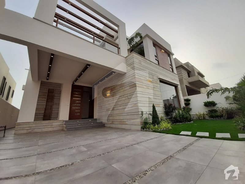 500 Yards Extraordinary Brand New Villa With Basement