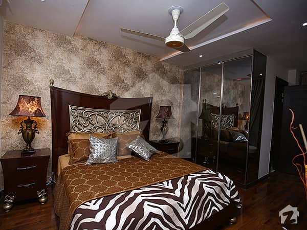 ڈی ایچ اے فیز 8 ڈیفنس (ڈی ایچ اے) لاہور میں 2 کمروں کا 5 مرلہ فلیٹ 1 کروڑ میں برائے فروخت۔