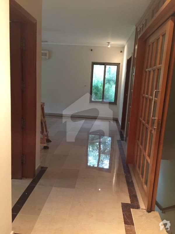 15 Marla Town House  for office use in Gulberg