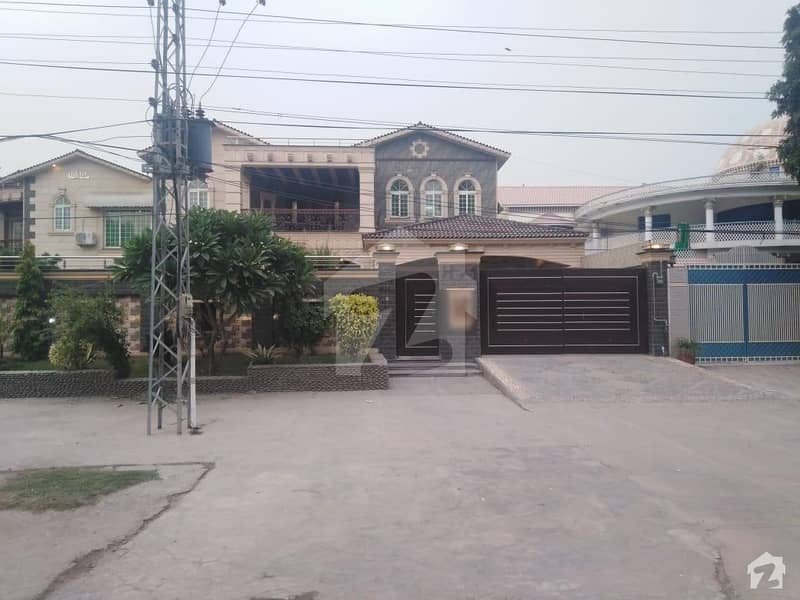 کینٹ پشاور میں 7 کمروں کا 1.75 کنال مکان 25.5 کروڑ میں برائے فروخت۔