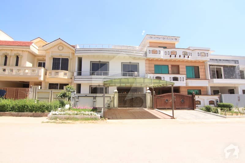 7 Marla House 5 bedrooms  for Sale in G13 Islamabad