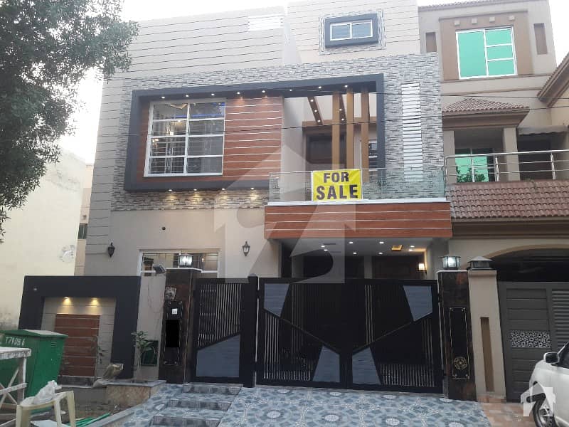 5 MARLA DESIGNER HOUSE FOR SALE IN BAHRIA TOWN LAHORE